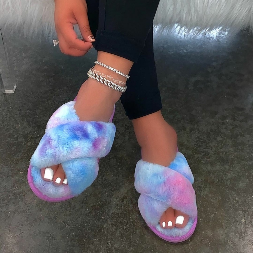 🚨Almost Gone// Purple tie dye Slippers - Picture 2 of 6